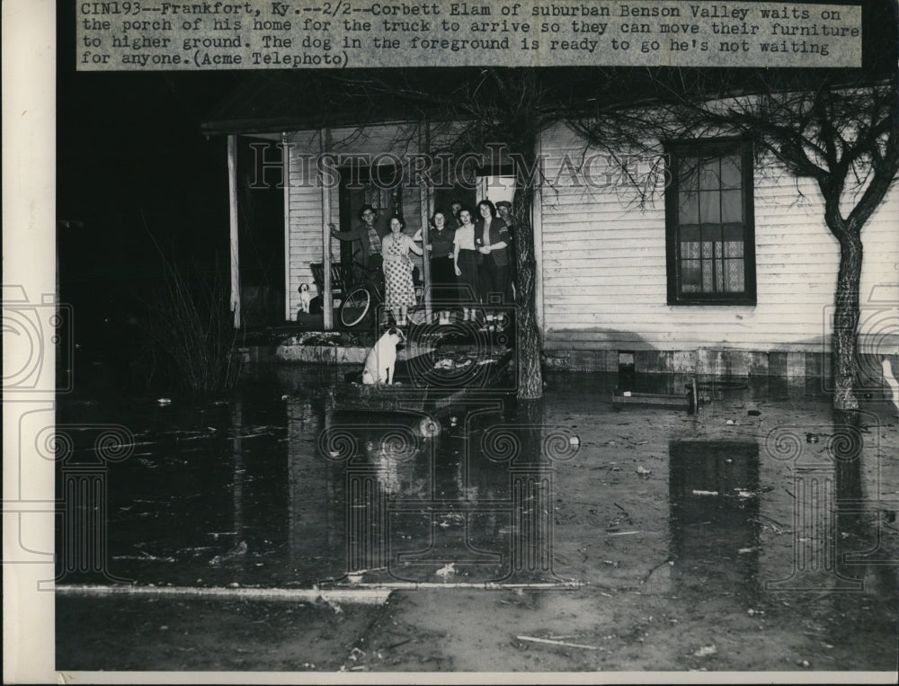 1950 Press Photo Frankfort KY Corbett Elan at his flooded home - Historic Images