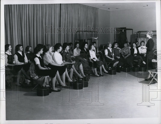 1960 Press Photo Jr. High Classes at South Rand and Betty Wckel. - Historic Images