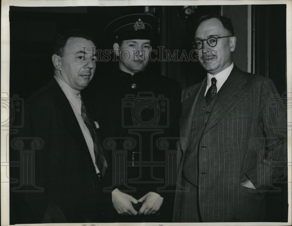 1946 Press Photo Nicolai G Redin Arraigned on Spy Charge Irvin Goodman T Griffin - Historic Images