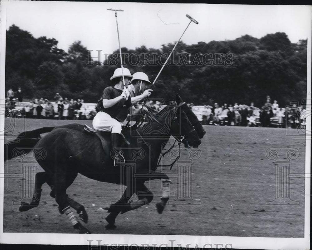 1967 Press Photo Cheshire England Prince Charles playing polo - Historic Images