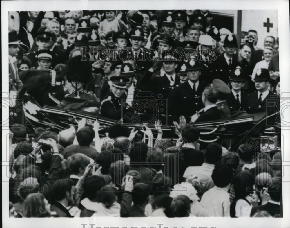 1969 Press Photo Caernarvon Wales Prince Charles at Castle Square - Historic Images