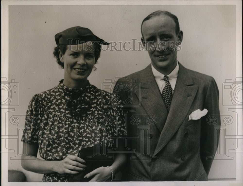 1936 Press Photo Mr &amp; Mrs Whitney Stone sail on the SS Queen Mary to attend the - Historic Images