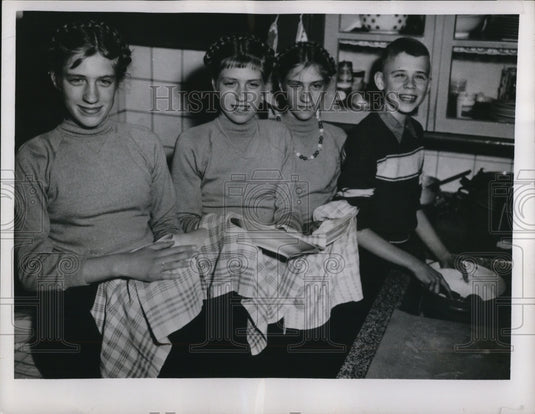 1956 Press Photo Zwolle Netherlands Han, Dorothy, Elly & Riny Kiffer - Historic Images