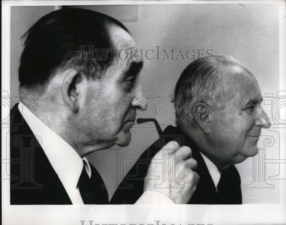 1969 Press Photo Defferro and Mendes France on a conference with the newsmen - Historic Images