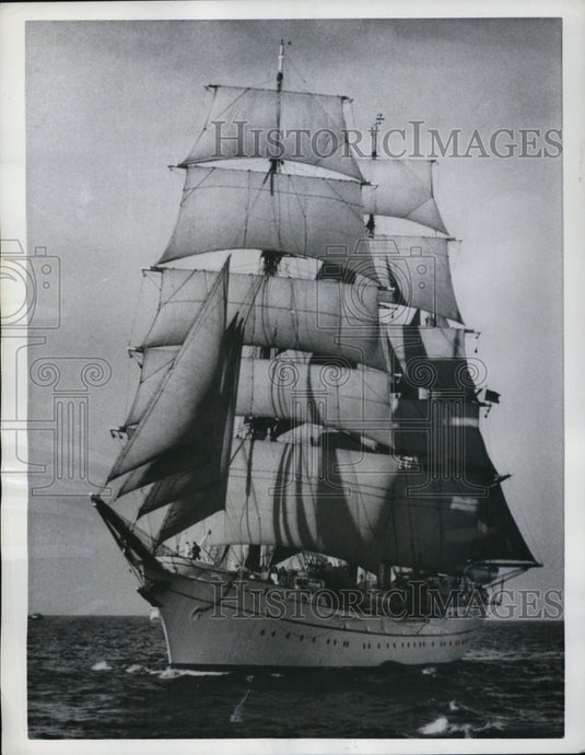 1962 Press Photo West German Navy's Windjammer Gorch Fock - Historic Images