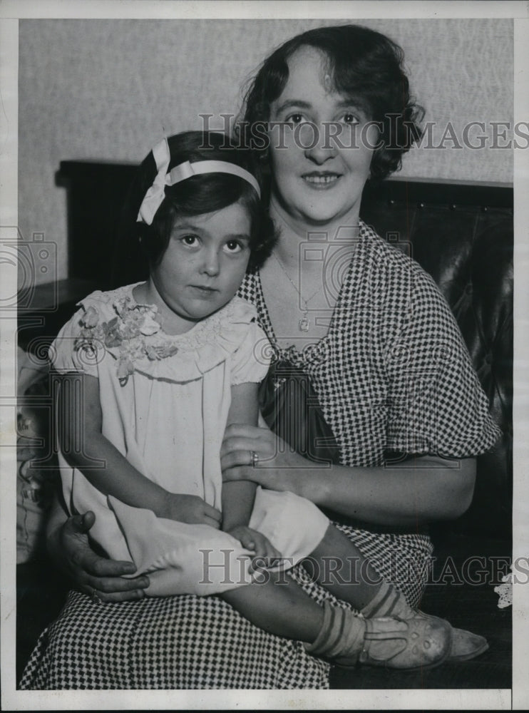 1934 Press Photo Mrs Edith Zimmer age 29 &amp; granddaughter Edith age 3 - Historic Images