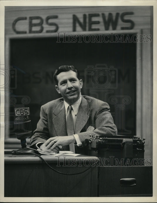 1958 Press Photo Douglas Edwards with the News on CBS - Historic Images