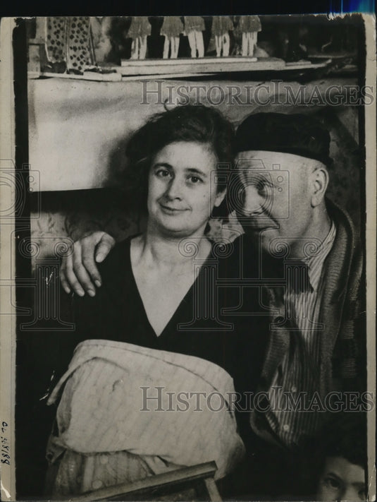 1956 Press Photo Mr. and Mrs. William Keimy of Canada - Historic Images