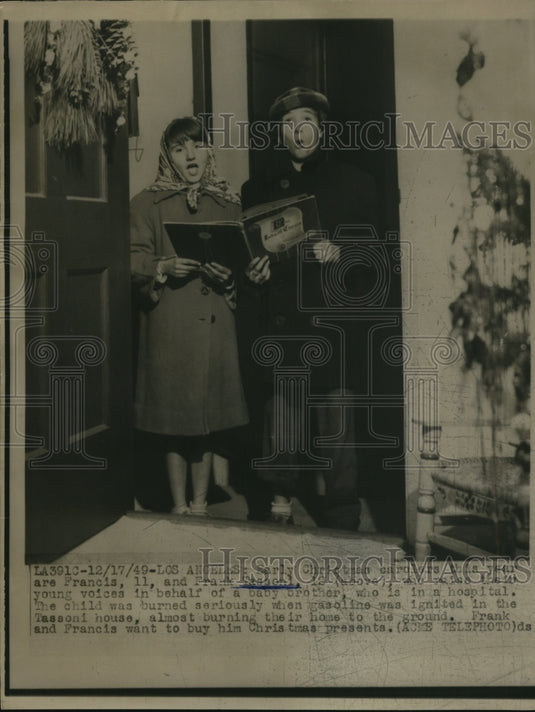 1949 Press Photo La Calif Francis & Frank Paseal singing Xmas carols - Historic Images