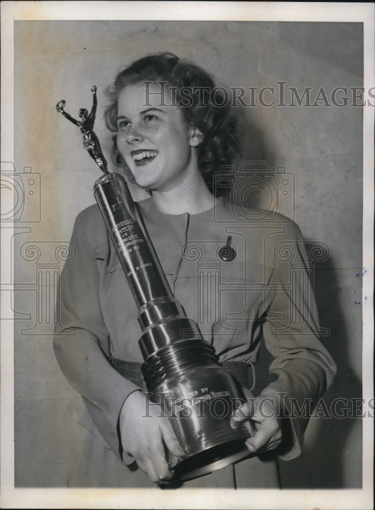 1946 Press Photo Chicago Ill. Rae June Decker Natl HS speech tournament - Historic Images