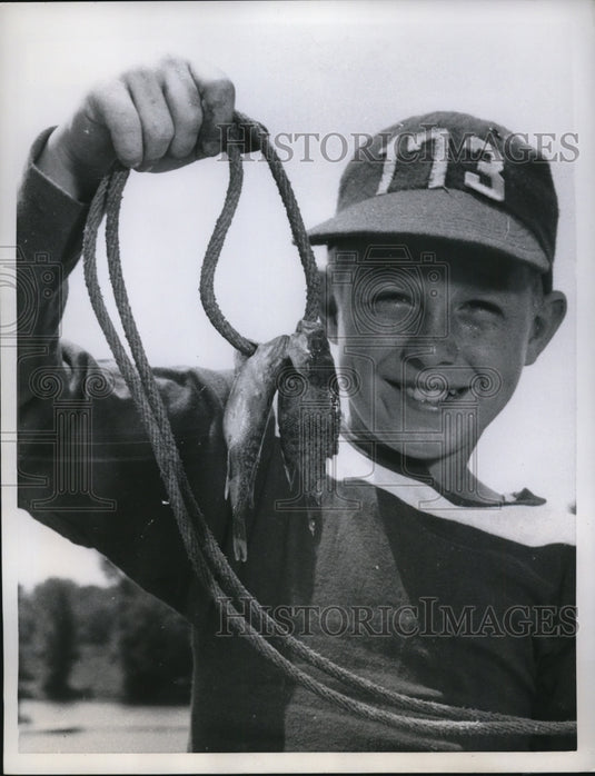 1959 Press Photo An incurable optimist, Raymond Hurst, brought along enough rope - Historic Images