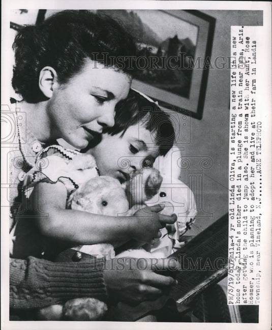 1951 Press Photo Linda's New Home - Historic Images