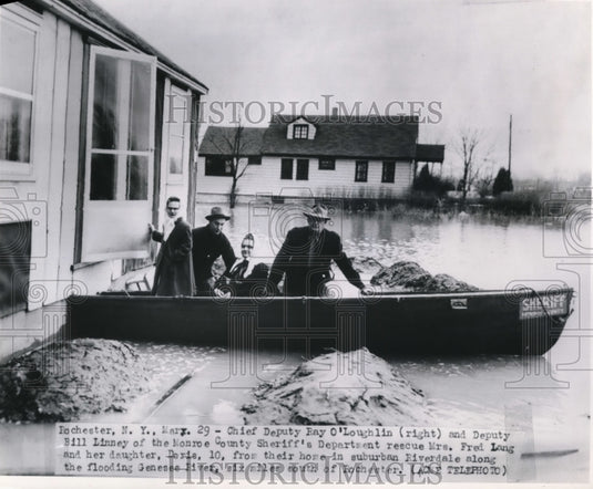 1950 Press Photo Deputies Rescued Mother & Daughter from Flood - Historic Images
