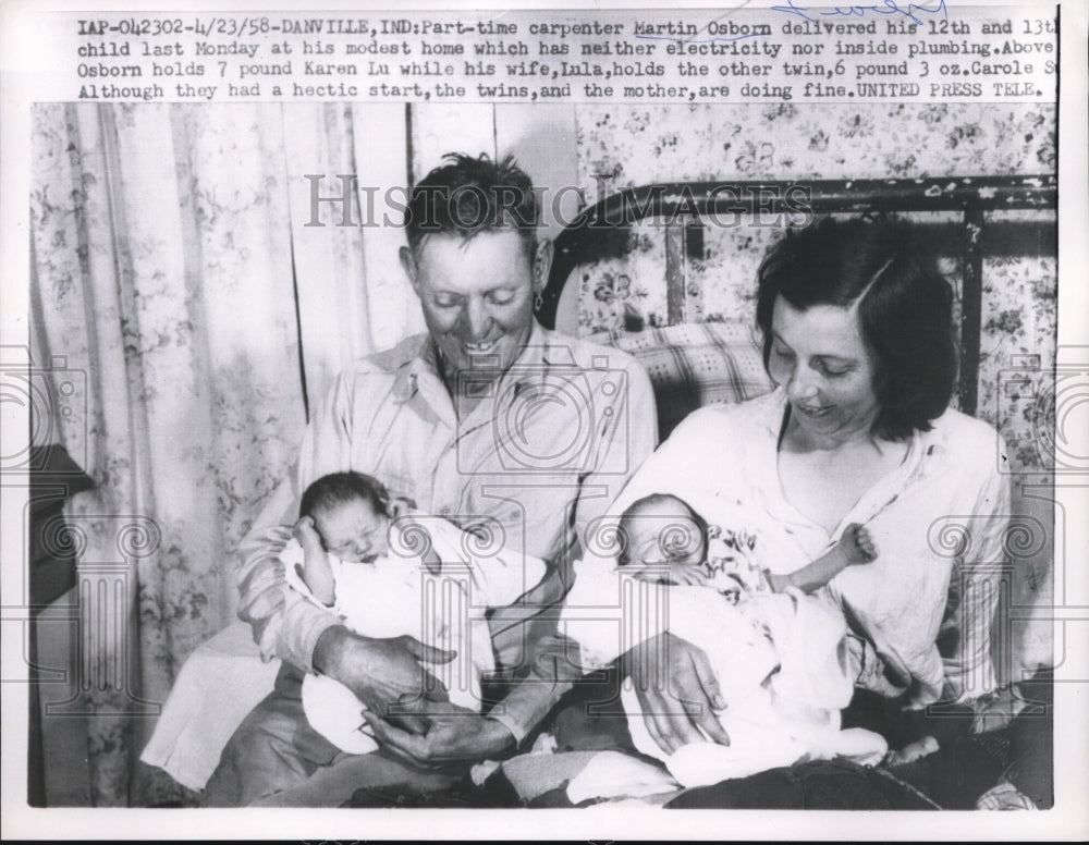 1958 Press Photo M. Osborn with wife, Lula, &amp; newborn twins Karen Lu &amp; Carole Su - Historic Images