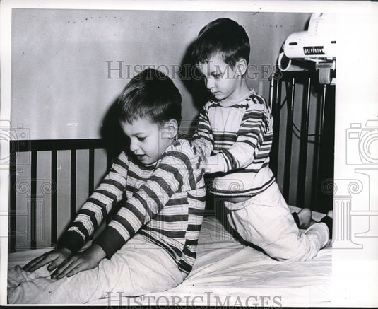 1952 Press Photo McCuaig brothers, Scout & Douglas Jr., with polio - Historic Images