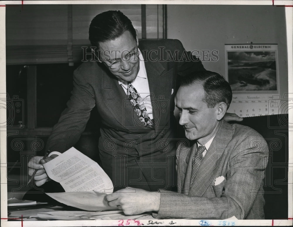 1946 Press Photo Max McCullough Acting Administrator of OPA, Paul Porter resign - Historic Images