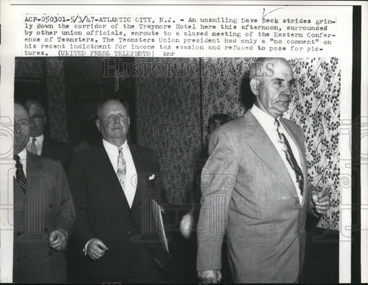 1957 Press Photo Dave Brock & union officials to Eastern Conference of Teamsters - Historic Images