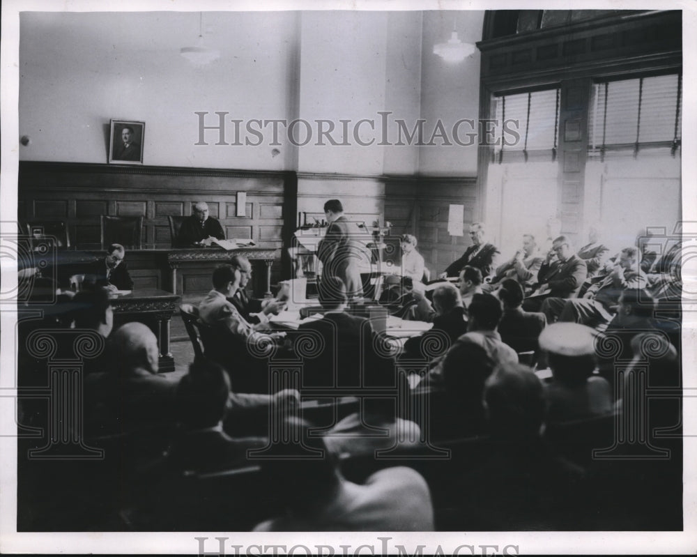 1956 Press Photo Judge W.M. McLain presides with attorney R. Battin at court - Historic Images