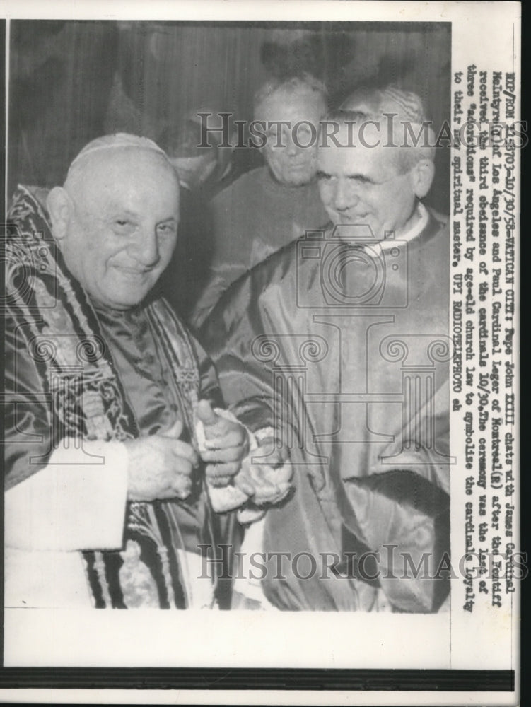 1958 Press Photo Pope John XXIII chats with J.C. McIntyre &amp; P.C. Leger - Historic Images