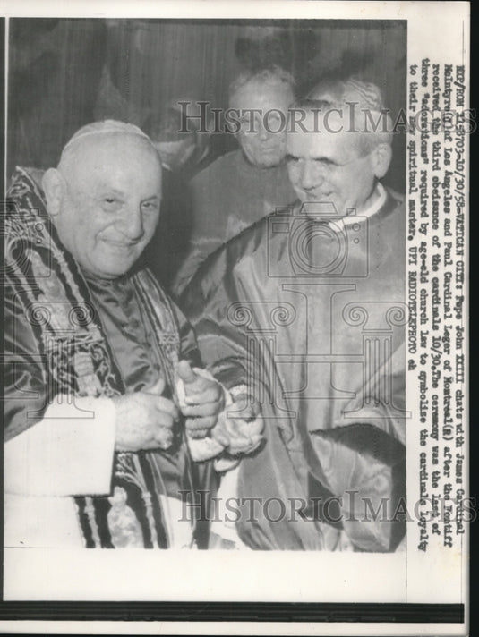1958 Press Photo Pope John XXIII chats with J.C. McIntyre & P.C. Leger - Historic Images