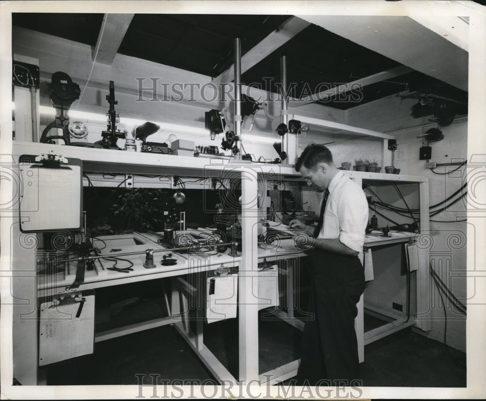 1948 Press Photo General view of John Nash Ott&#39;s basement studio in Chicago - Historic Images