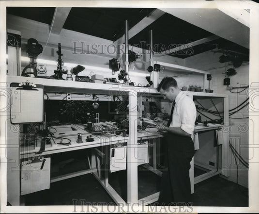 1948 Press Photo General view of John Nash Ott's basement studio in Chicago - Historic Images