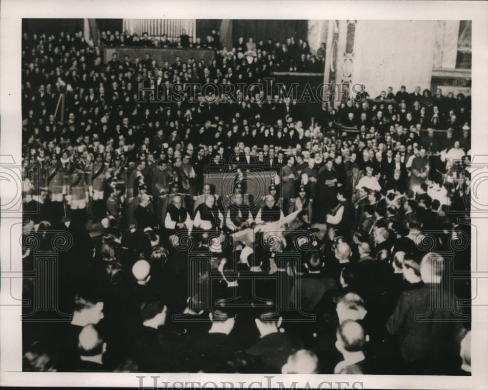 1939 Press Photo Scene in St. Peter&#39;s Cathedral during the last solemn services - Historic Images