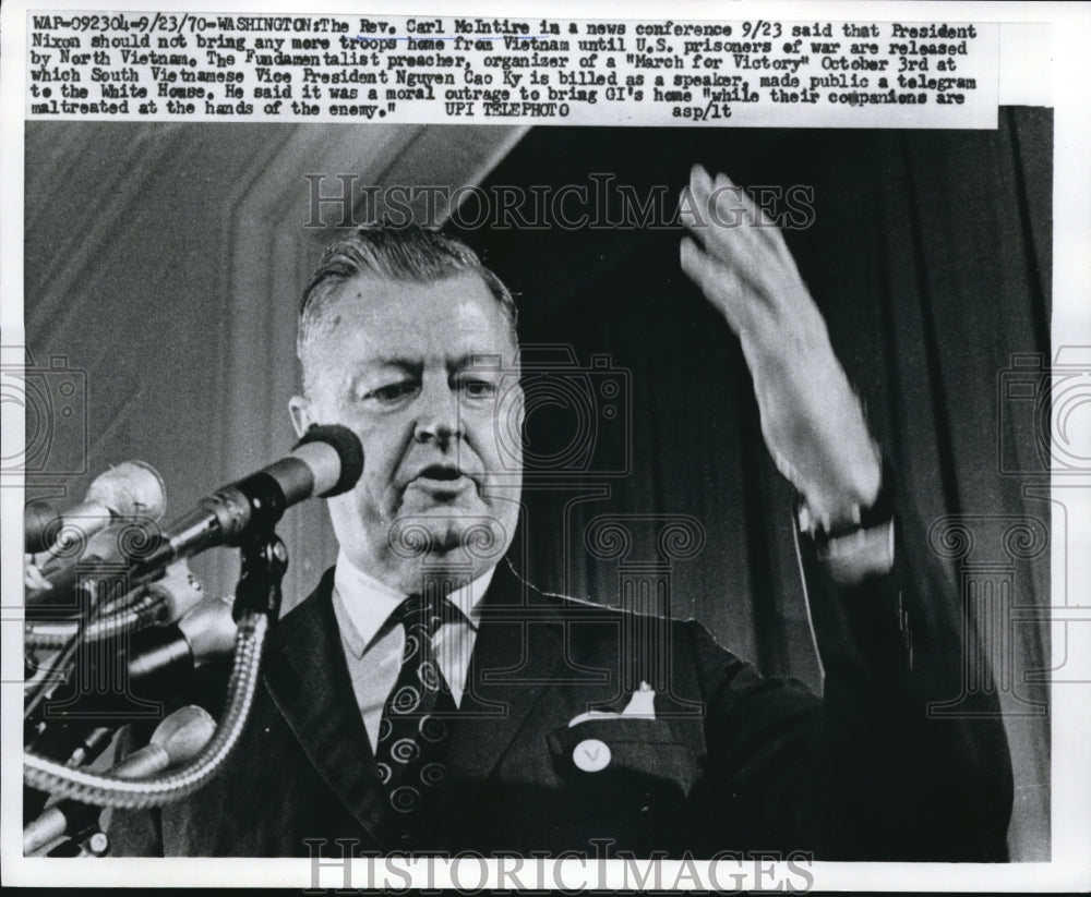 1970 Press Photo The Rev. Carl McIntire, in a news conference said that - Historic Images