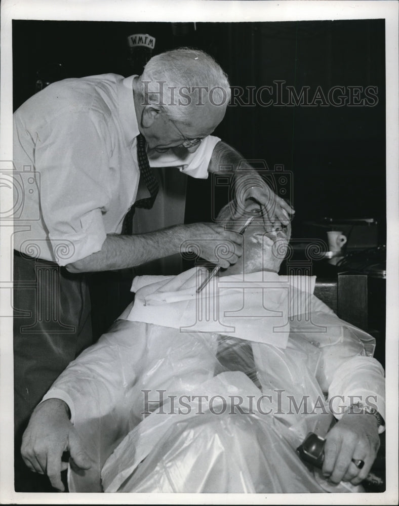 1952 Press Photo Leonard Schmitt Against McCarthy - Historic Images