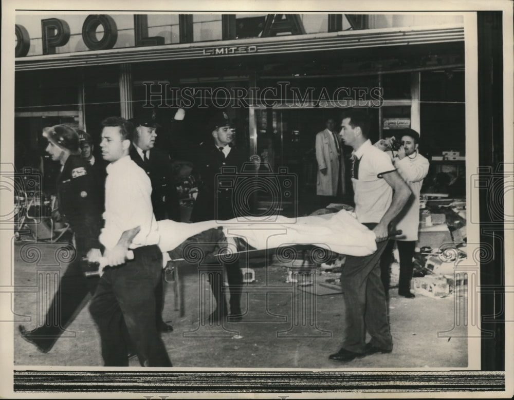 1960 Press Photo Gas explosion at Metropolitan Dept Store in Windsor killed 11 - Historic Images