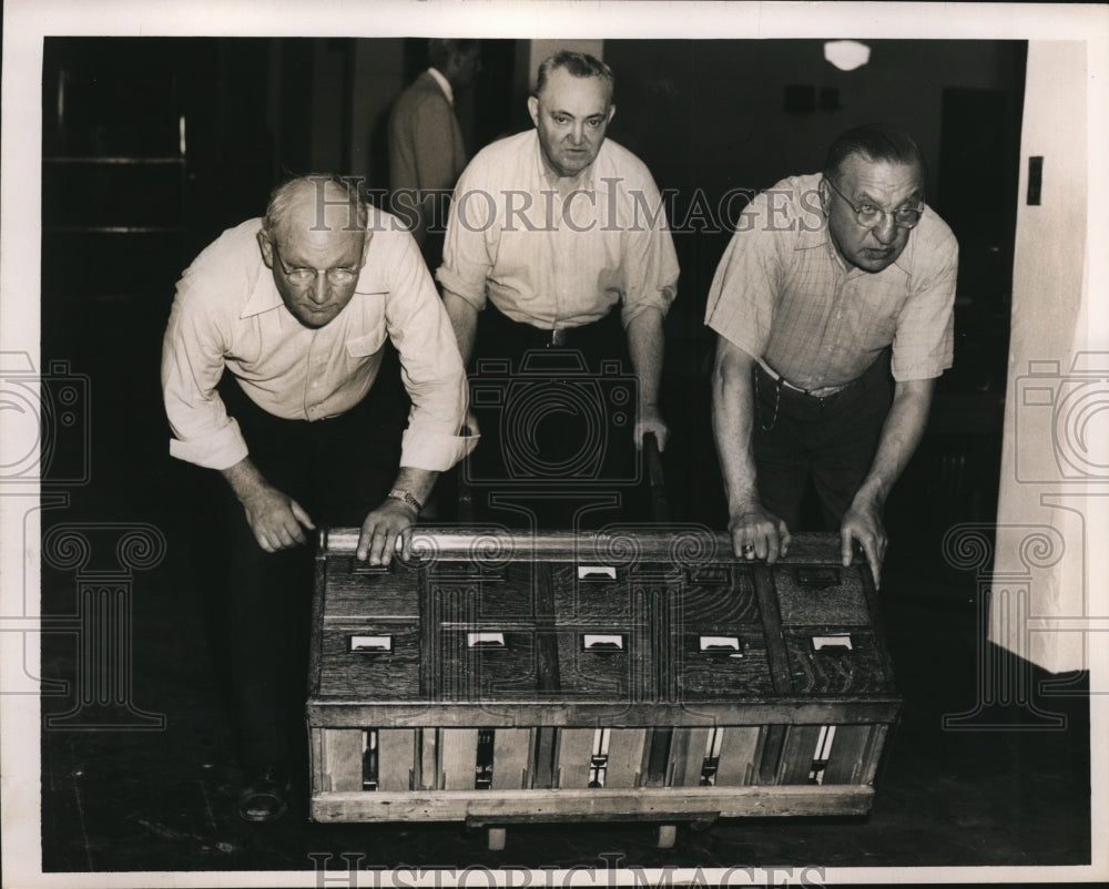 1960 Press Photo Board of Elections - Historic Images