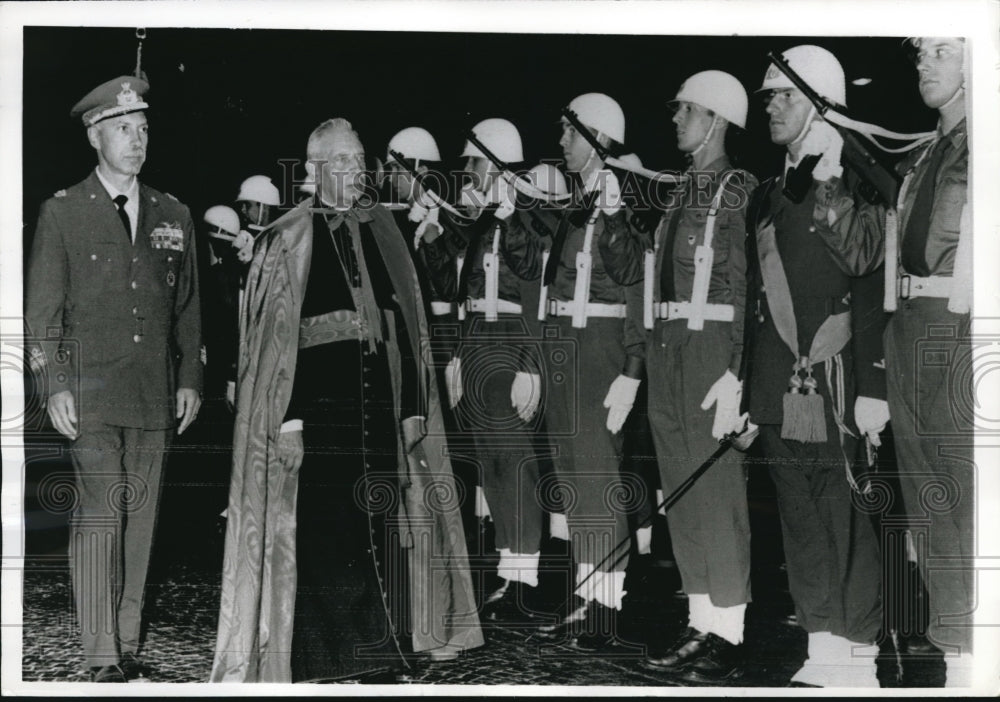 1968 Press Photo Giacomo Cardinal Lorcaro reviews a military honor guard - Historic Images