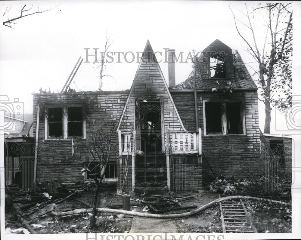 1957 Press Photo The Fire gutted home - Historic Images