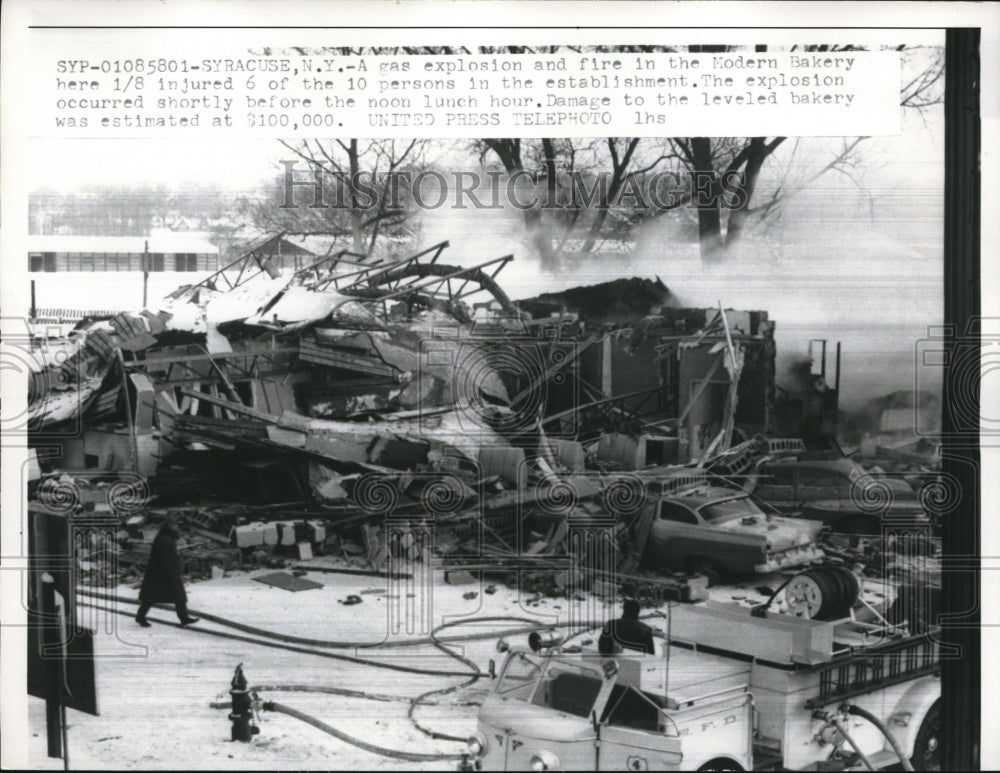 1958 Press Photo Gas explosion &amp; fire in the Modern Bakery - Historic Images