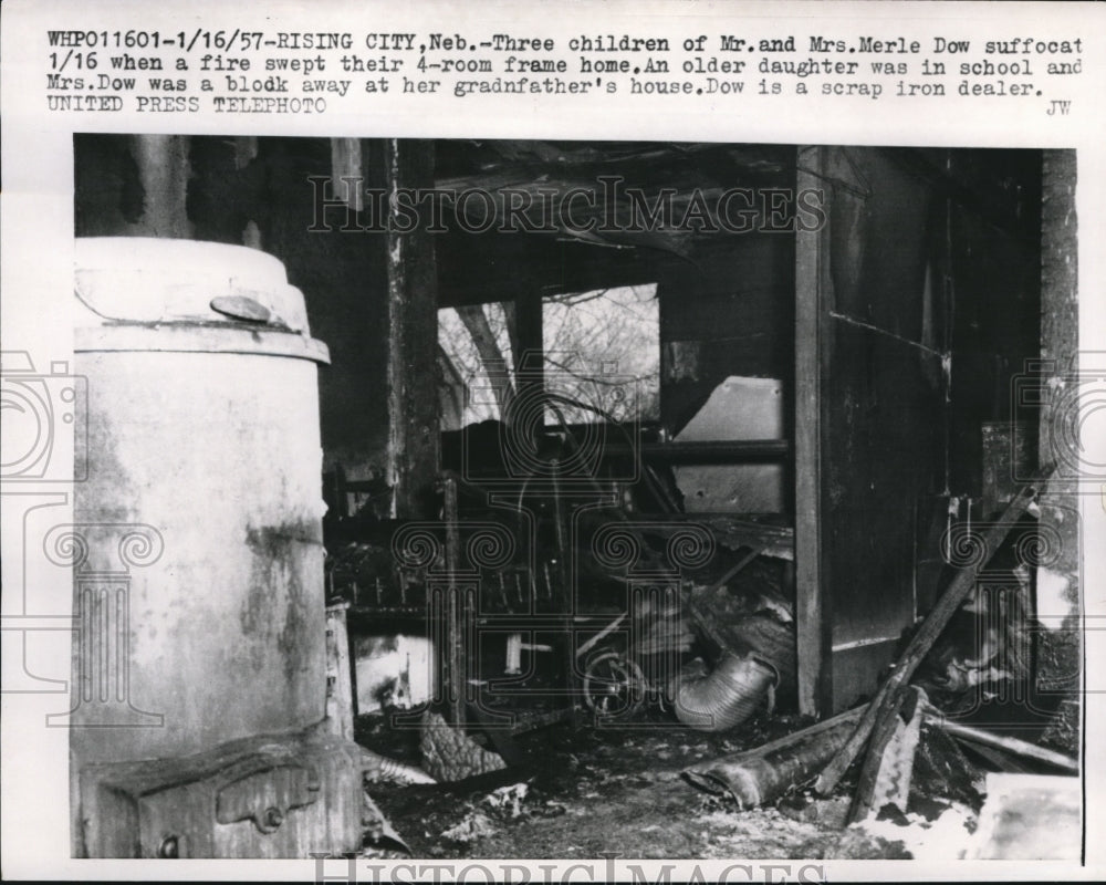 1957 Press Photo 3 Children of Mr. &amp; Mrs. Merle Dow suffocate, when fire swept - Historic Images