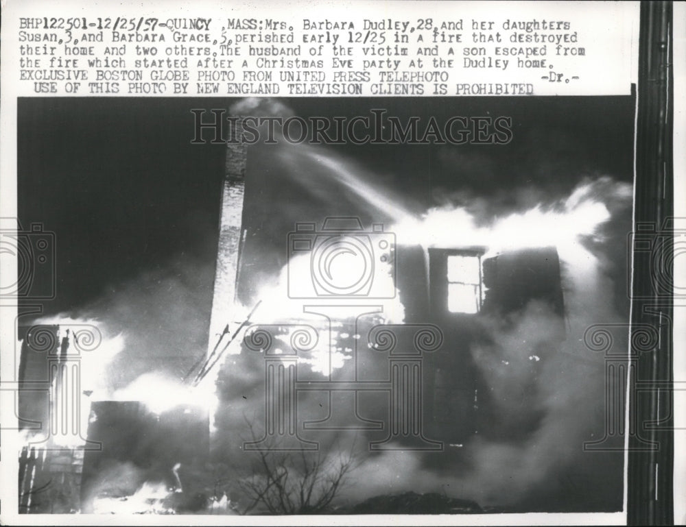 1958 Press Photo View of the fire that destroyed Mrs. Barbara Dudley&#39;s home - Historic Images