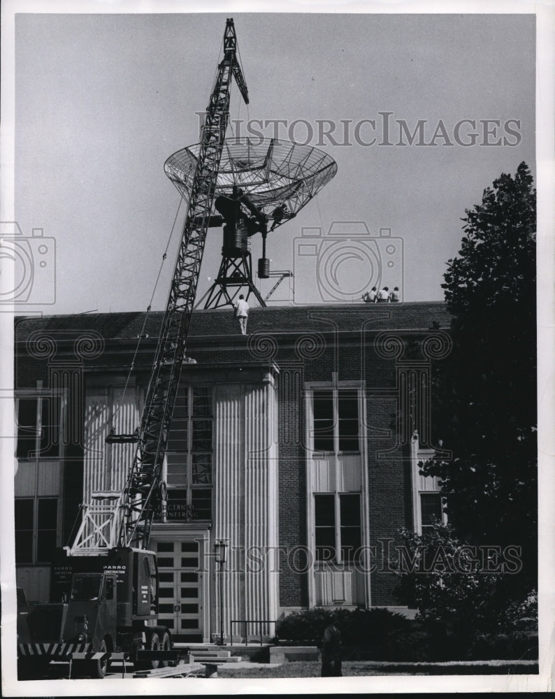 1957 Press Photo Radio reflector of Electrical Engineering Bldg Univ of Illinois - Historic Images