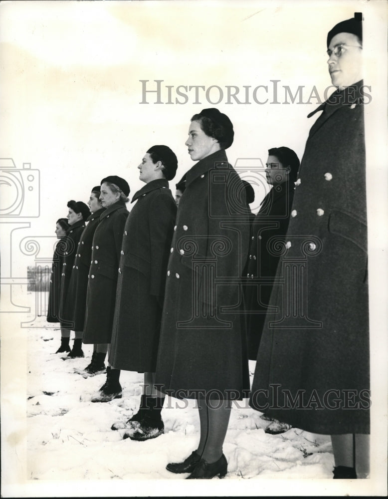 1942 Press Photo In existence since 1941 the Canadian Women&#39;s Army Corp is hard - Historic Images