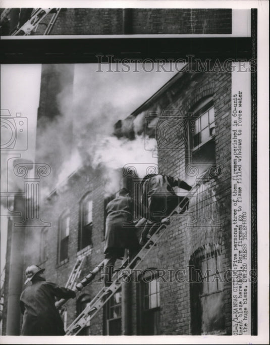 1953 Press Photo Five perished in 60 unit apartment blaze here - Historic Images