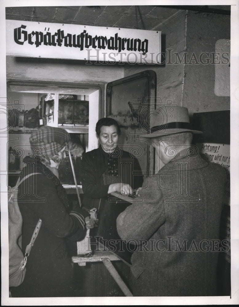 1946 Press Photo Hotel Kabinen built in an Air-Raid Shelter - Historic Images