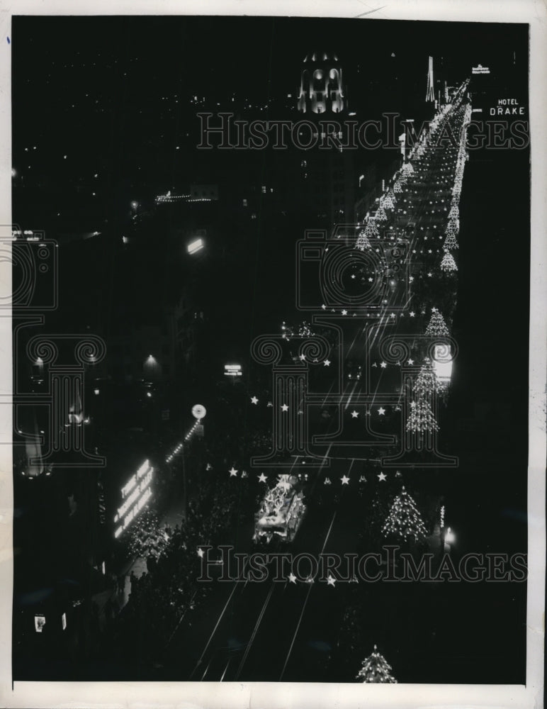 1947 Famed Hollywood Boulevard its annual premiere-Historic Images