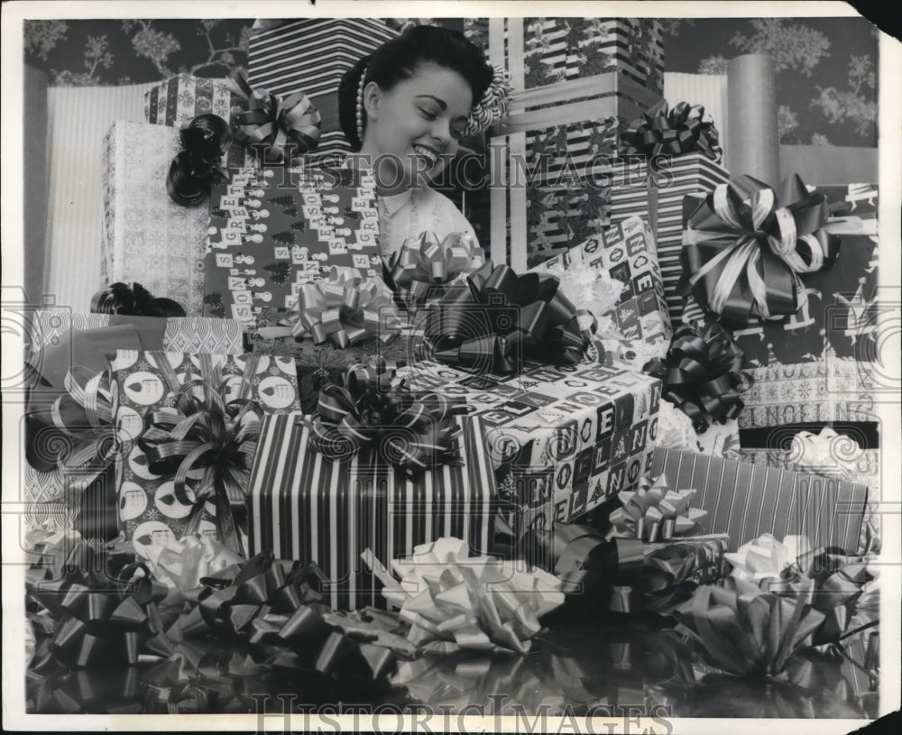 1956 Papercfaft Coprporation Pittsburgh Pa made Christmas wrappings-Historic Images