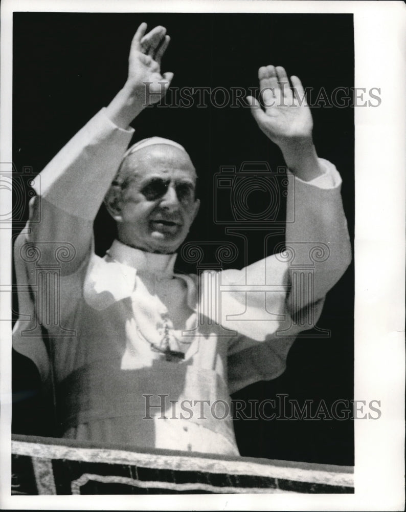 1969 Press Photo Pope Paul VI blessed crowd in St. Peter's Square - Historic Images