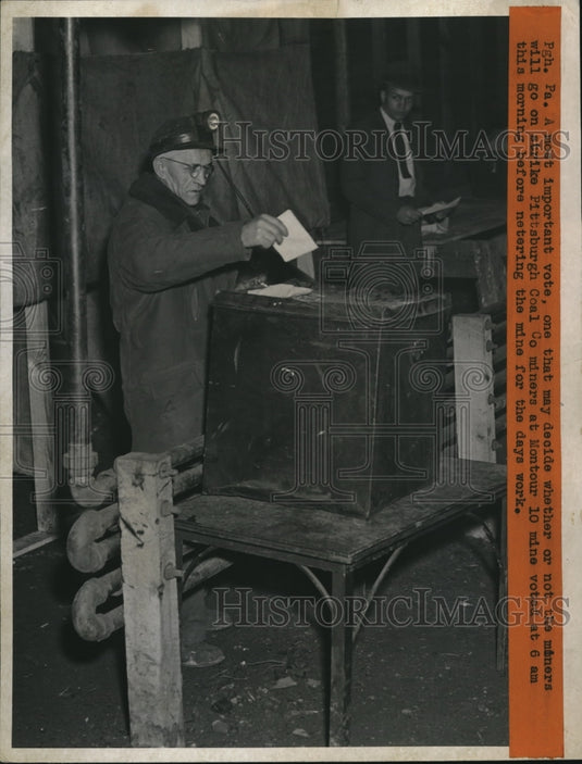 1945 Press Photo Pitsburgh Coal Co miners voted to go on strike or not - Historic Images