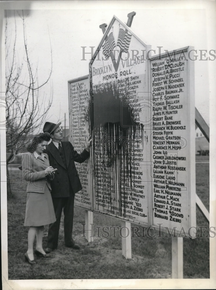 1944 Press Photo Cleveland Ohio roster of servicemen killed in WW II - Historic Images