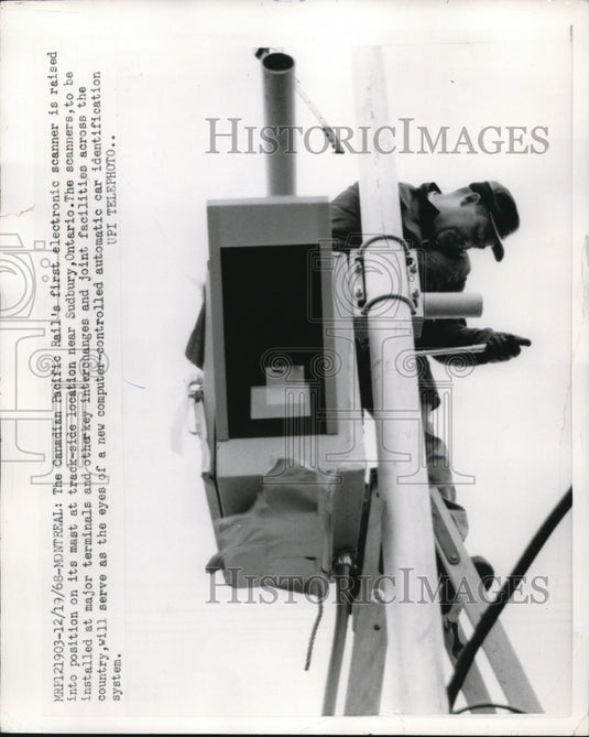 1968 Press Photo Canadian Pacific Rail Electronic Scanner Being Installed - Historic Images