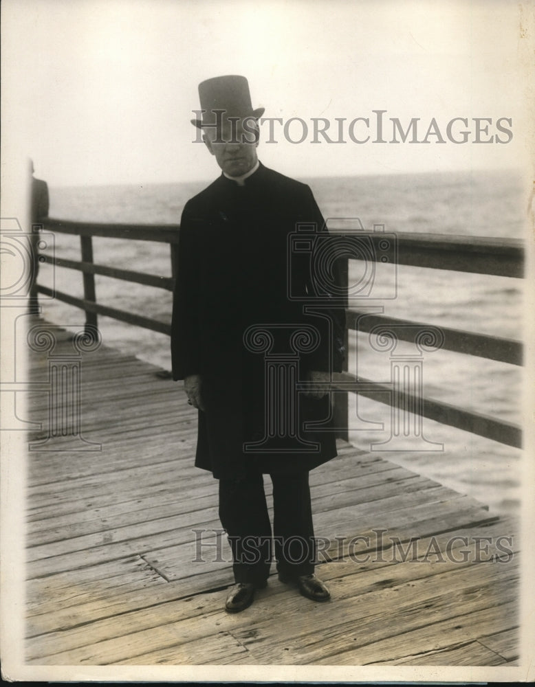 1928 Press Photo Patrick Cardinal Hayes of New York at the Breakers Hotel - Historic Images