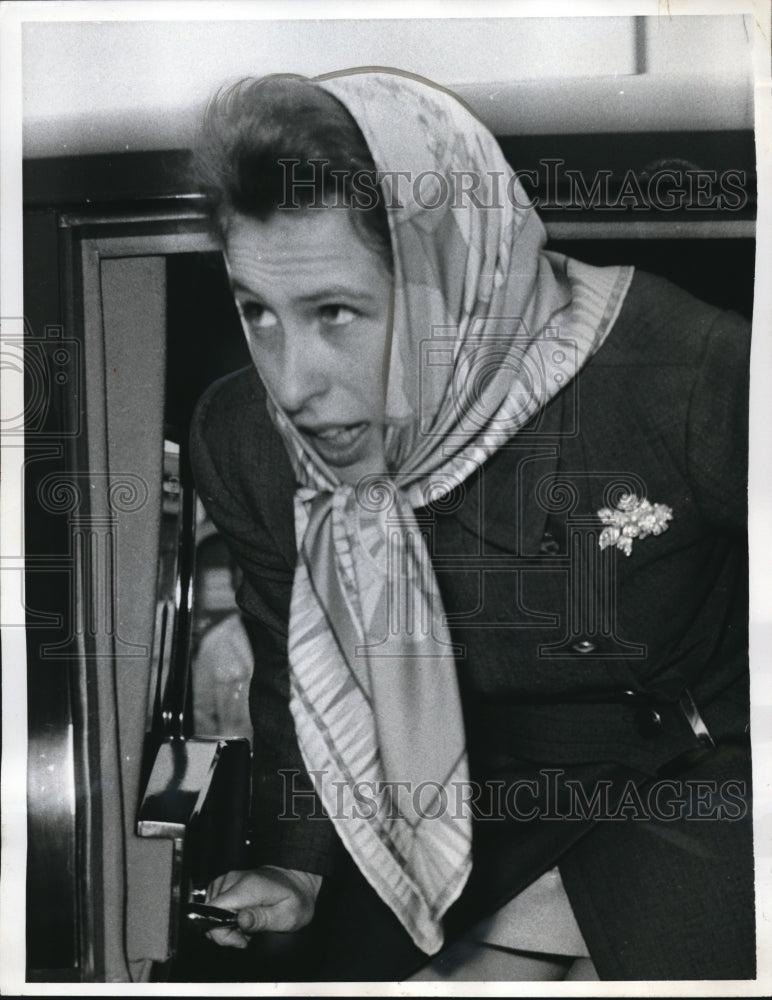 1969 Press Photo London Princess Anne  at airport heading to Malta - Historic Images