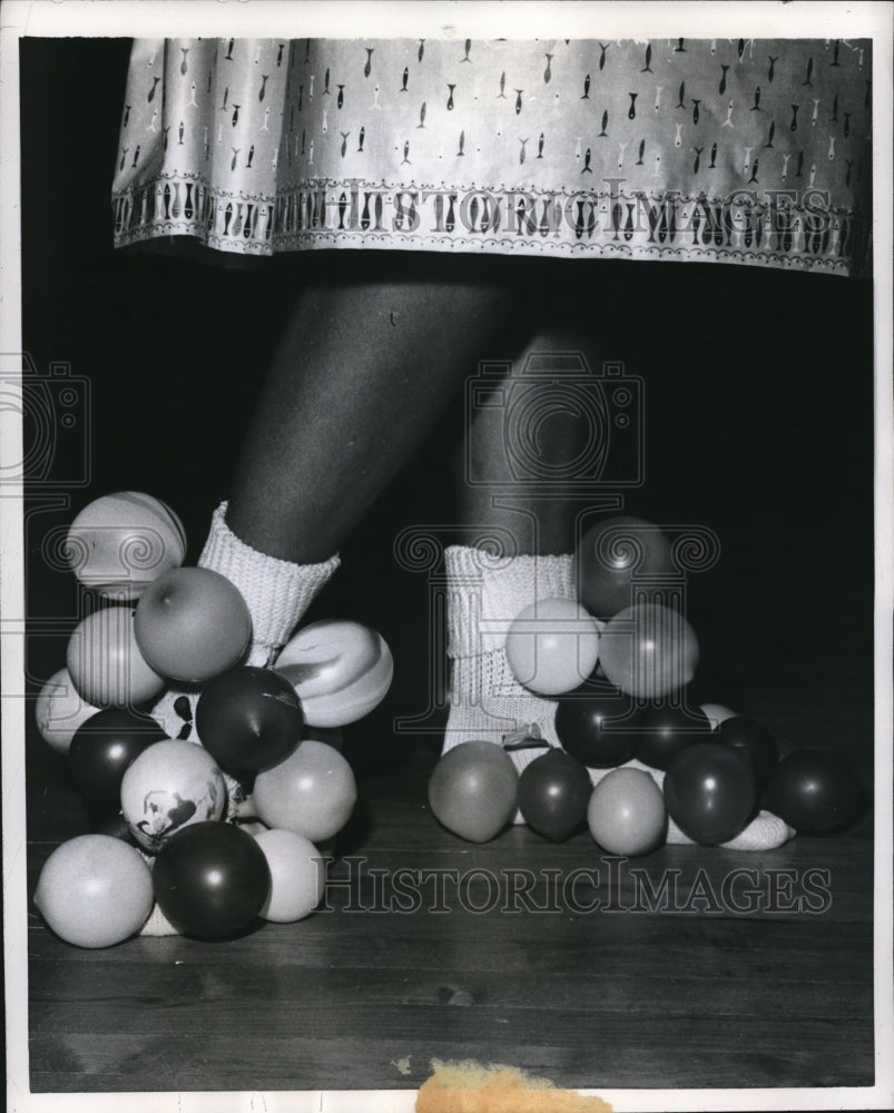 1959 Press Photo Balloon-Covered Socks at Sock Hop - Historic Images