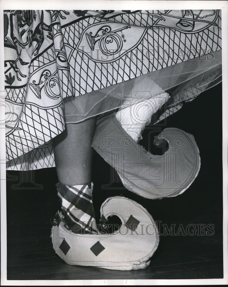 1957 Press Photo Boat-Shaped Socks at Sock Hop - Historic Images